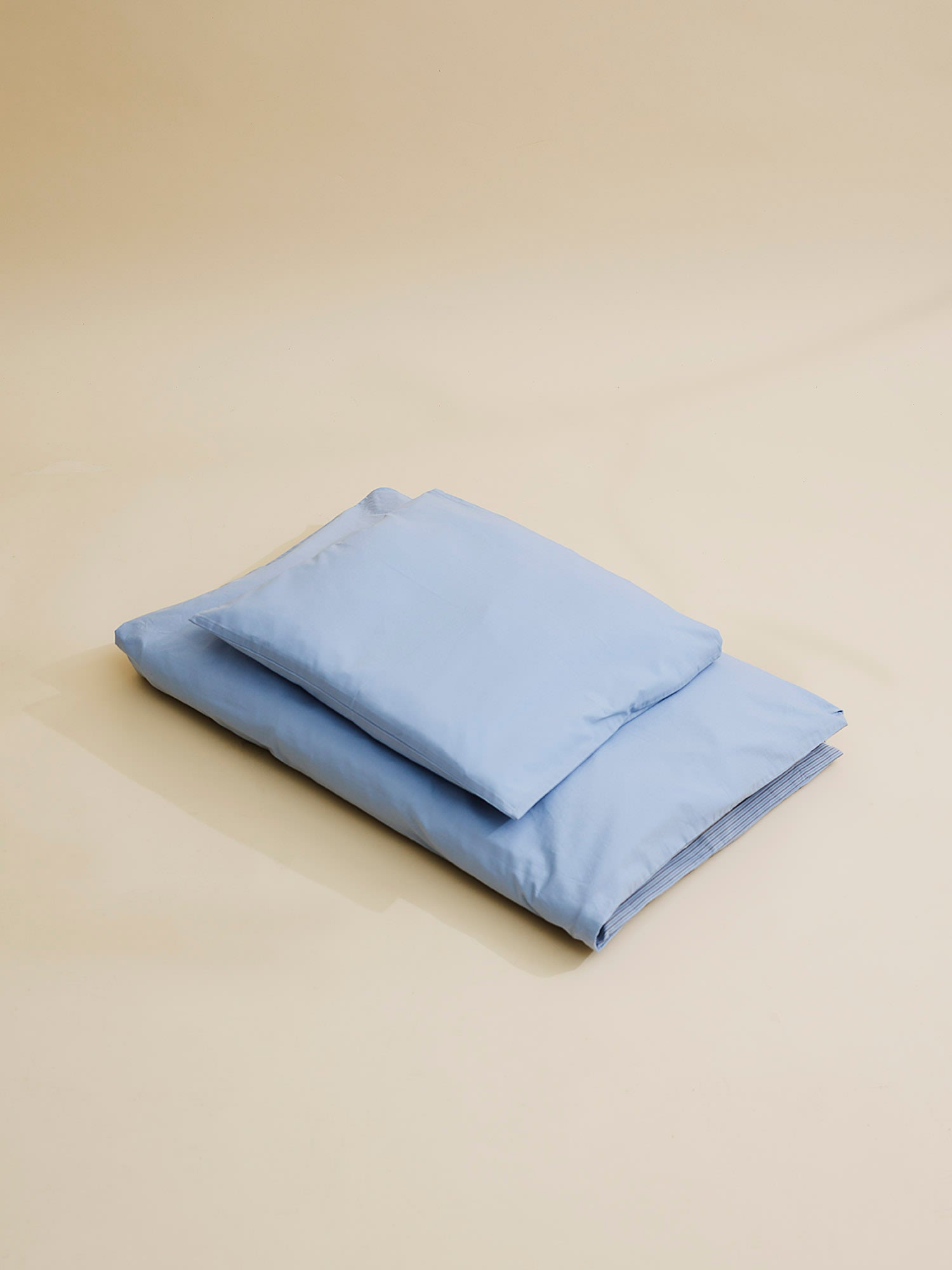DUSTY BLUE/ DAR Future Baby SengetØj Med Striber 1101253555 Dusty Blue Dark Grey Stripe Dusty Blue Dark Grey Stripe Onesize - Baby  - 5740013708986